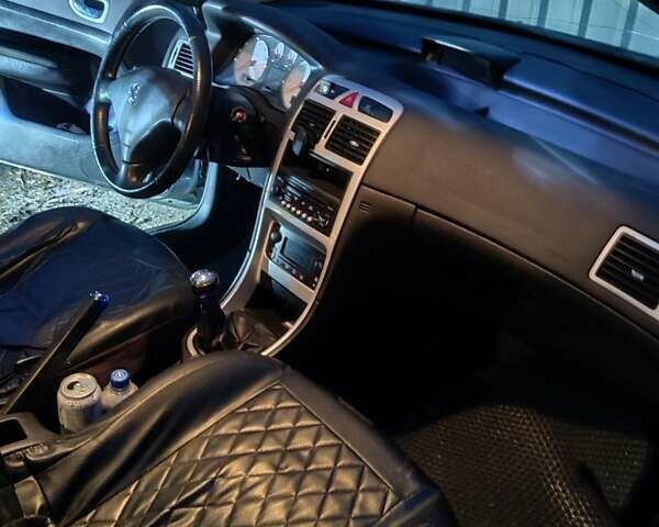 Серый Пежо 307, объемом двигателя 1.6 л и пробегом 300 тыс. км за 3400 $, фото 11 на Automoto.ua