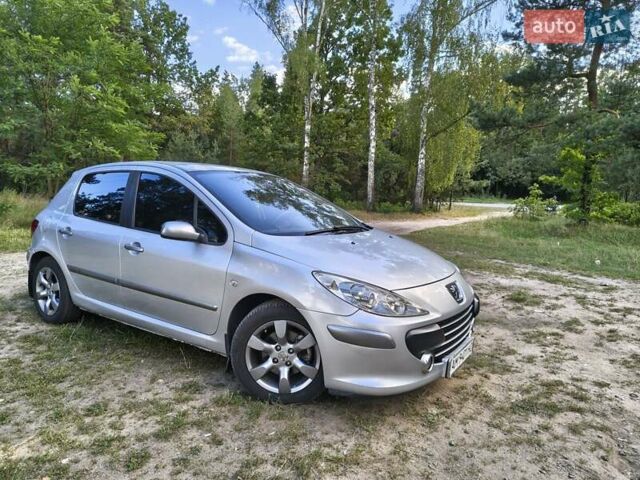 Серый Пежо 307, объемом двигателя 2 л и пробегом 185 тыс. км за 4400 $, фото 1 на Automoto.ua
