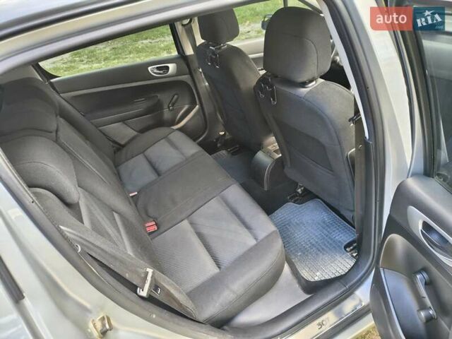 Серый Пежо 307, объемом двигателя 2 л и пробегом 185 тыс. км за 4400 $, фото 39 на Automoto.ua