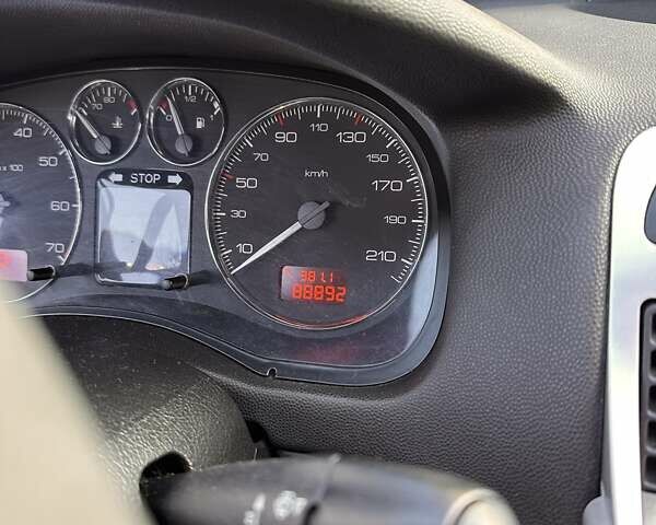 Серый Пежо 307, объемом двигателя 2 л и пробегом 89 тыс. км за 6300 $, фото 10 на Automoto.ua