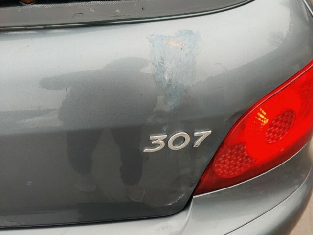 Серый Пежо 307, объемом двигателя 1.6 л и пробегом 300 тыс. км за 3400 $, фото 7 на Automoto.ua