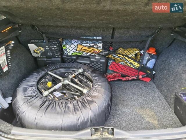 Серый Пежо 307, объемом двигателя 2 л и пробегом 185 тыс. км за 4400 $, фото 20 на Automoto.ua