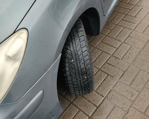 Серый Пежо 307, объемом двигателя 1.6 л и пробегом 300 тыс. км за 3400 $, фото 5 на Automoto.ua