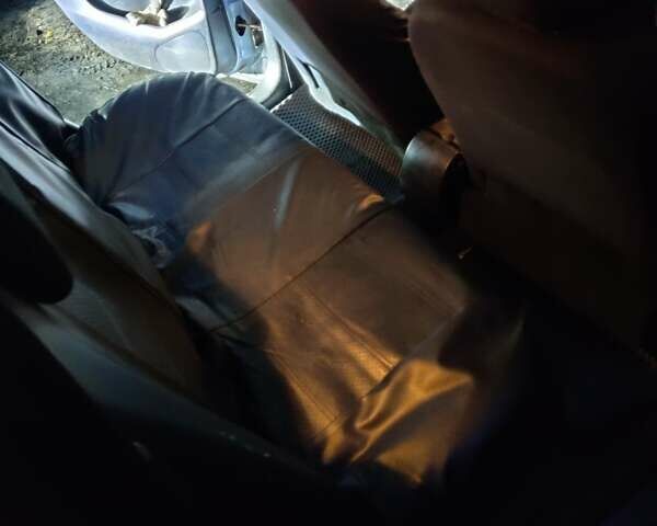 Серый Пежо 307, объемом двигателя 1.6 л и пробегом 300 тыс. км за 3400 $, фото 9 на Automoto.ua