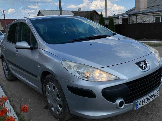 Сірий Пежо 307, об'ємом двигуна 1.6 л та пробігом 251 тис. км за 4500 $, фото 1 на Automoto.ua