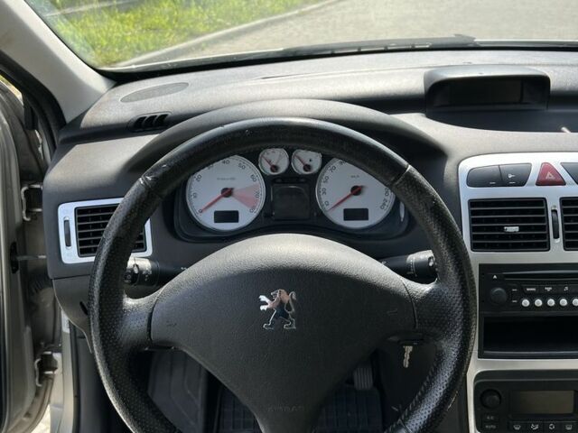 Серый Пежо 307, объемом двигателя 1.6 л и пробегом 208 тыс. км за 3900 $, фото 17 на Automoto.ua