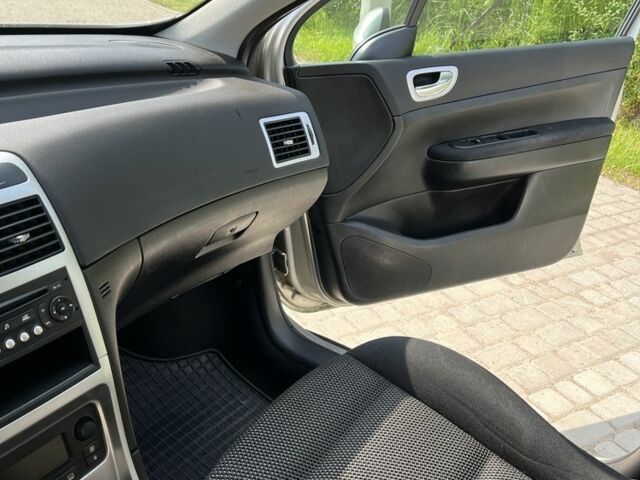 Серый Пежо 307, объемом двигателя 1.6 л и пробегом 208 тыс. км за 3900 $, фото 20 на Automoto.ua