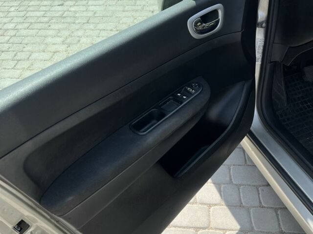 Серый Пежо 307, объемом двигателя 1.6 л и пробегом 208 тыс. км за 3900 $, фото 13 на Automoto.ua