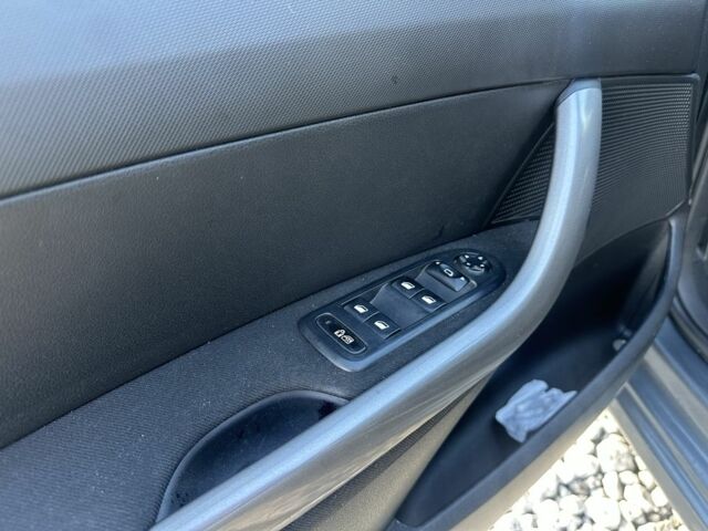 Серый Пежо 307, объемом двигателя 1.6 л и пробегом 220 тыс. км за 4300 $, фото 8 на Automoto.ua