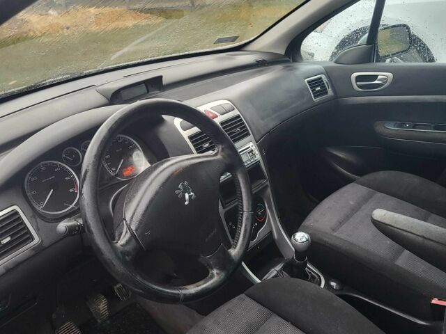 Серый Пежо 307, объемом двигателя 2 л и пробегом 2 тыс. км за 1200 $, фото 7 на Automoto.ua