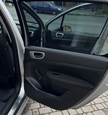 Сірий Пежо 307, об'ємом двигуна 1.6 л та пробігом 219 тис. км за 4100 $, фото 19 на Automoto.ua