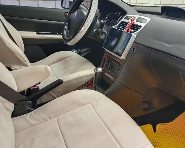 Сірий Пежо 307, об'ємом двигуна 2 л та пробігом 259 тис. км за 4850 $, фото 18 на Automoto.ua