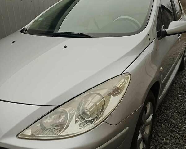 Сірий Пежо 307, об'ємом двигуна 2 л та пробігом 259 тис. км за 4850 $, фото 4 на Automoto.ua