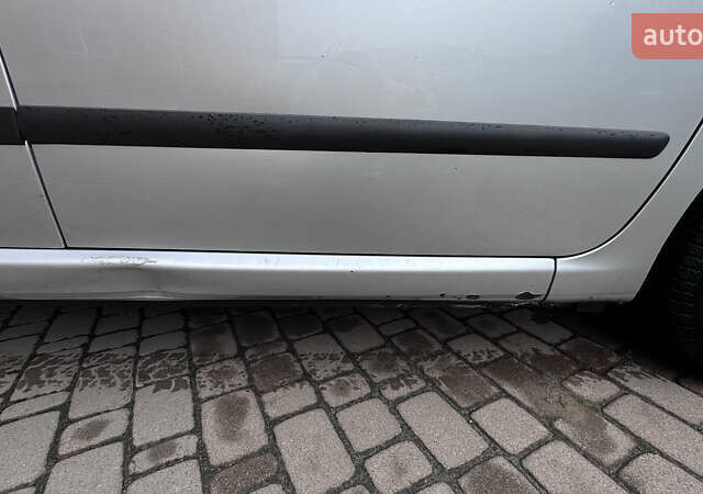 Сірий Пежо 307, об'ємом двигуна 1.6 л та пробігом 219 тис. км за 4100 $, фото 4 на Automoto.ua