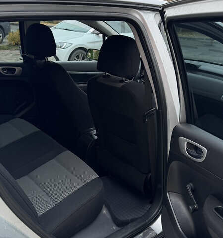 Сірий Пежо 307, об'ємом двигуна 1.6 л та пробігом 219 тис. км за 4100 $, фото 20 на Automoto.ua