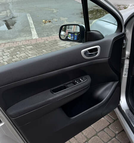 Сірий Пежо 307, об'ємом двигуна 1.6 л та пробігом 219 тис. км за 4100 $, фото 24 на Automoto.ua