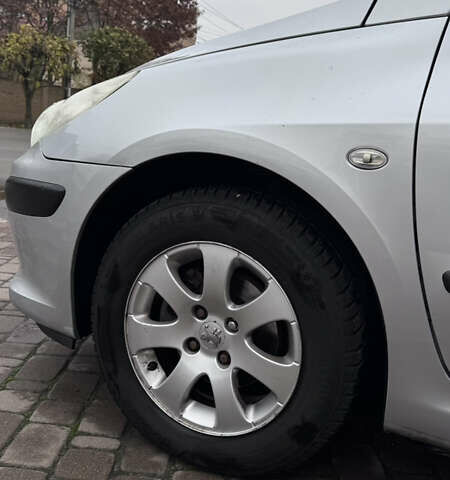 Сірий Пежо 307, об'ємом двигуна 1.6 л та пробігом 219 тис. км за 4100 $, фото 14 на Automoto.ua