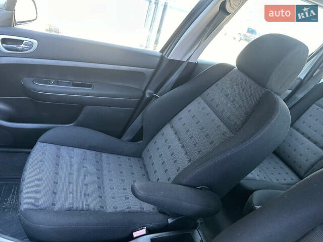 Серый Пежо 307, объемом двигателя 2 л и пробегом 258 тыс. км за 2999 $, фото 11 на Automoto.ua