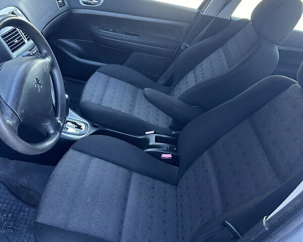 Серый Пежо 307, объемом двигателя 2 л и пробегом 258 тыс. км за 2999 $, фото 15 на Automoto.ua