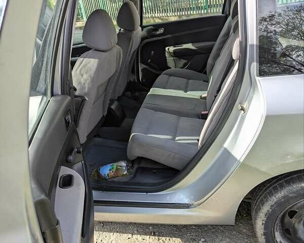 Серый Пежо 307, объемом двигателя 0 л и пробегом 393 тыс. км за 2599 $, фото 4 на Automoto.ua
