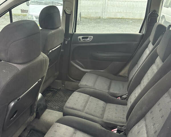 Серый Пежо 307, объемом двигателя 2 л и пробегом 351 тыс. км за 2550 $, фото 5 на Automoto.ua