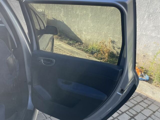 Сірий Пежо 307, об'ємом двигуна 2 л та пробігом 380 тис. км за 1750 $, фото 3 на Automoto.ua