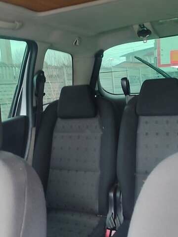 Сірий Пежо 307, об'ємом двигуна 2.01 л та пробігом 324 тис. км за 3000 $, фото 9 на Automoto.ua