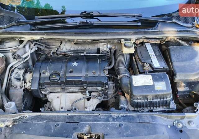 Сірий Пежо 307, об'ємом двигуна 1.6 л та пробігом 360 тис. км за 2998 $, фото 24 на Automoto.ua