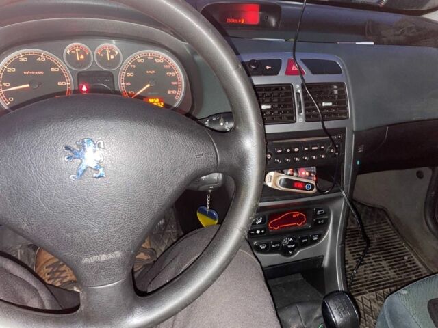 Серый Пежо 307, объемом двигателя 2 л и пробегом 264 тыс. км за 2600 $, фото 6 на Automoto.ua