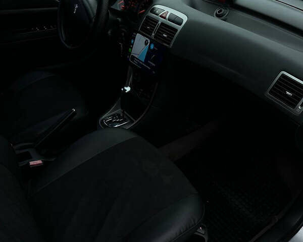 Серый Пежо 307, объемом двигателя 2 л и пробегом 249 тыс. км за 4450 $, фото 15 на Automoto.ua