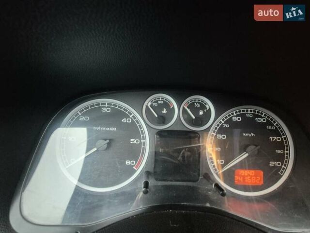 Серый Пежо 307, объемом двигателя 2 л и пробегом 241 тыс. км за 2476 $, фото 5 на Automoto.ua