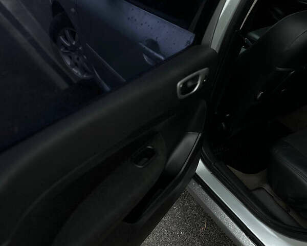 Серый Пежо 307, объемом двигателя 2 л и пробегом 249 тыс. км за 4450 $, фото 13 на Automoto.ua