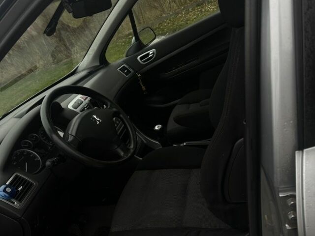 Серый Пежо 307, объемом двигателя 2 л и пробегом 179 тыс. км за 4200 $, фото 6 на Automoto.ua