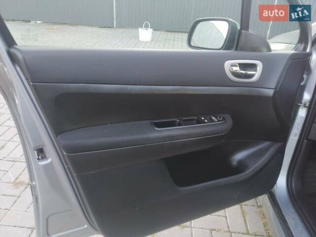 Сірий Пежо 307, об'ємом двигуна 1.59 л та пробігом 290 тис. км за 4200 $, фото 15 на Automoto.ua