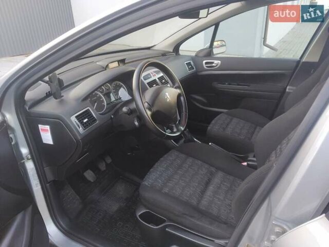 Сірий Пежо 307, об'ємом двигуна 1.59 л та пробігом 290 тис. км за 4200 $, фото 14 на Automoto.ua