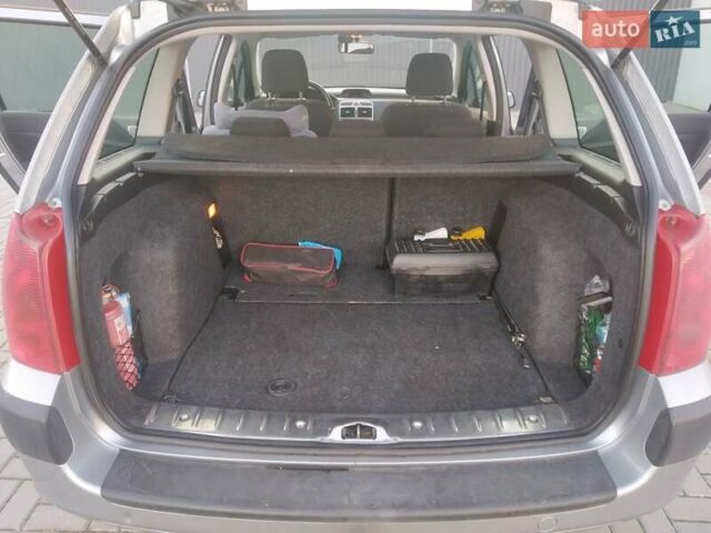 Сірий Пежо 307, об'ємом двигуна 1.59 л та пробігом 290 тис. км за 4200 $, фото 9 на Automoto.ua