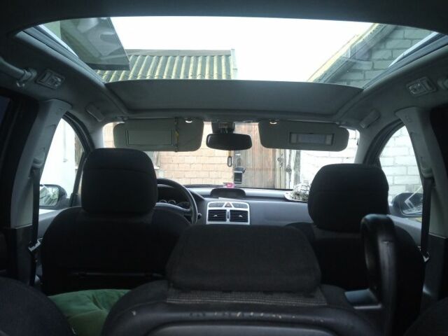 Серый Пежо 307, объемом двигателя 1.6 л и пробегом 225 тыс. км за 4200 $, фото 6 на Automoto.ua