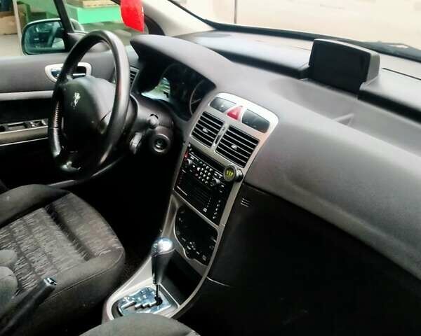 Серый Пежо 307, объемом двигателя 2 л и пробегом 267 тыс. км за 4599 $, фото 5 на Automoto.ua