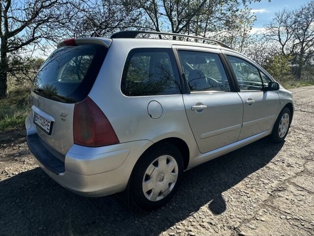 Серый Пежо 307, объемом двигателя 1.4 л и пробегом 240 тыс. км за 3500 $, фото 3 на Automoto.ua