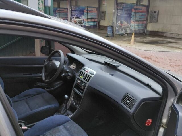 Серый Пежо 307, объемом двигателя 1.4 л и пробегом 400 тыс. км за 3500 $, фото 7 на Automoto.ua