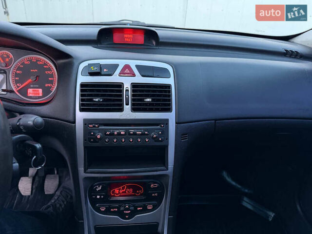 Серый Пежо 307, объемом двигателя 2 л и пробегом 208 тыс. км за 3250 $, фото 25 на Automoto.ua