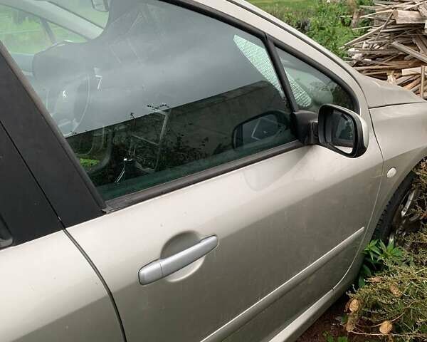 Сірий Пежо 307, об'ємом двигуна 1.6 л та пробігом 296 тис. км за 2600 $, фото 8 на Automoto.ua