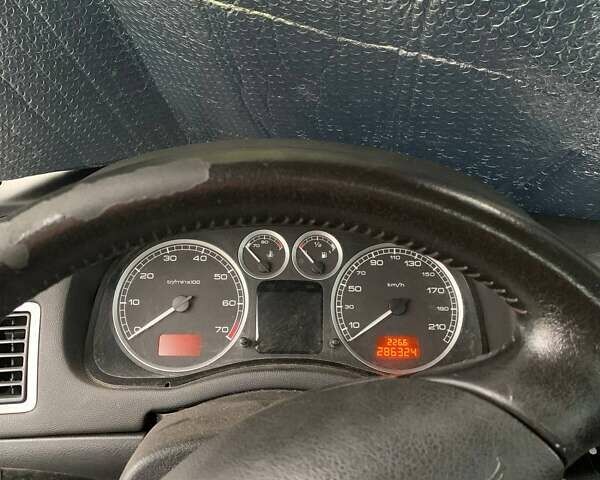 Сірий Пежо 307, об'ємом двигуна 1.6 л та пробігом 296 тис. км за 2600 $, фото 2 на Automoto.ua