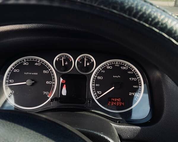 Сірий Пежо 307, об'ємом двигуна 1.36 л та пробігом 235 тис. км за 3800 $, фото 21 на Automoto.ua