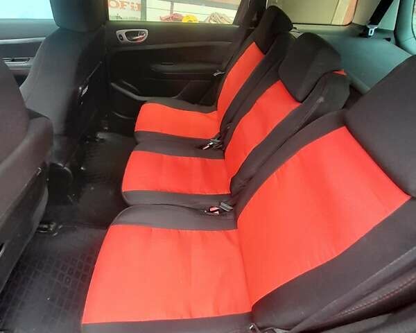 Серый Пежо 307, объемом двигателя 2 л и пробегом 315 тыс. км за 4000 $, фото 3 на Automoto.ua