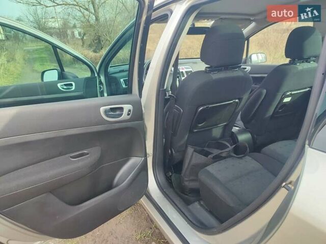 Серый Пежо 307, объемом двигателя 1.6 л и пробегом 223 тыс. км за 4950 $, фото 9 на Automoto.ua