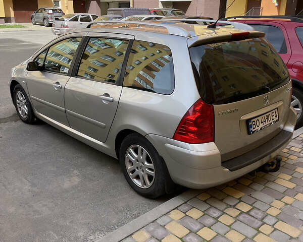 Серый Пежо 307, объемом двигателя 1.6 л и пробегом 230 тыс. км за 4000 $, фото 1 на Automoto.ua