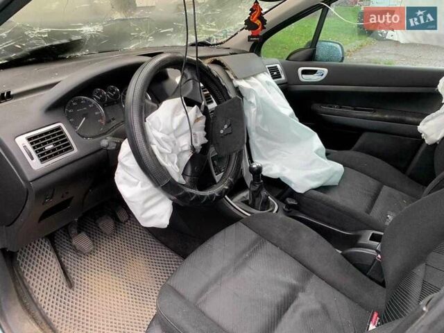Сірий Пежо 307, об'ємом двигуна 1.6 л та пробігом 250 тис. км за 1200 $, фото 14 на Automoto.ua