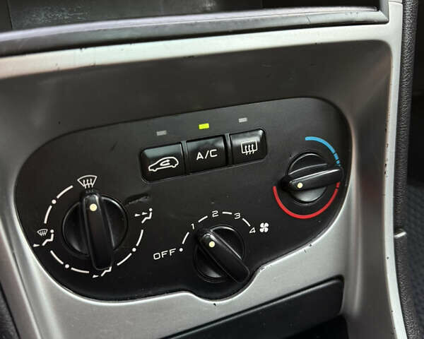 Серый Пежо 307, объемом двигателя 1.59 л и пробегом 227 тыс. км за 3650 $, фото 23 на Automoto.ua