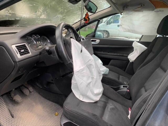 Серый Пежо 307, объемом двигателя 1.6 л и пробегом 250 тыс. км за 1100 $, фото 14 на Automoto.ua